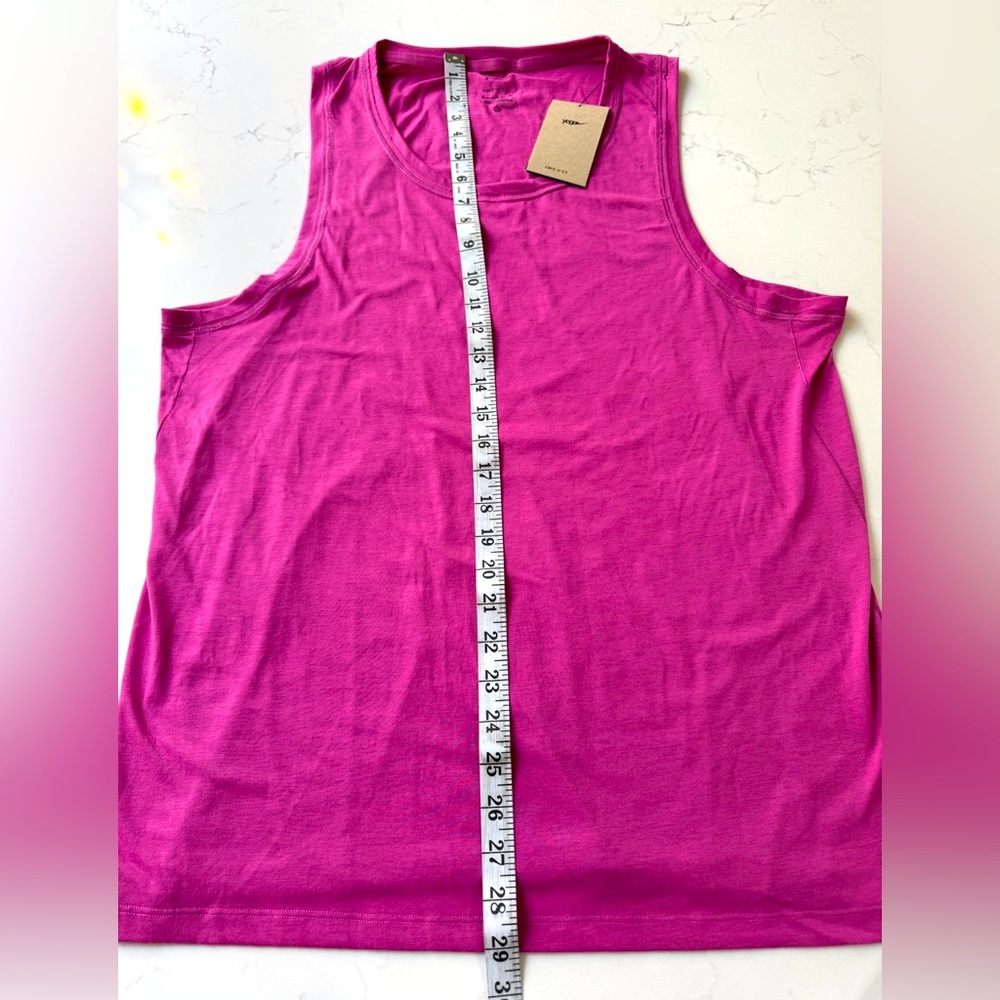 NWT Men’s dry fit yoga tank pink